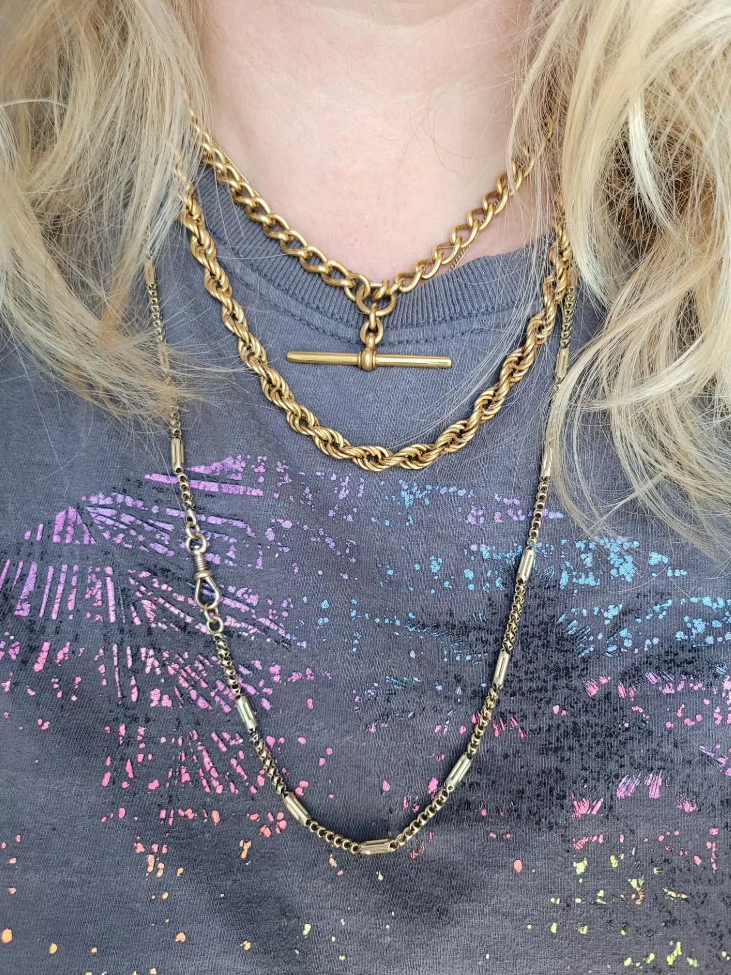 Three glorious chains here. All antique, all are completely different, and all three are available. Tap to shop. 

#albertchain #ropechain #oldgold #watchchain #jewelsantiqua