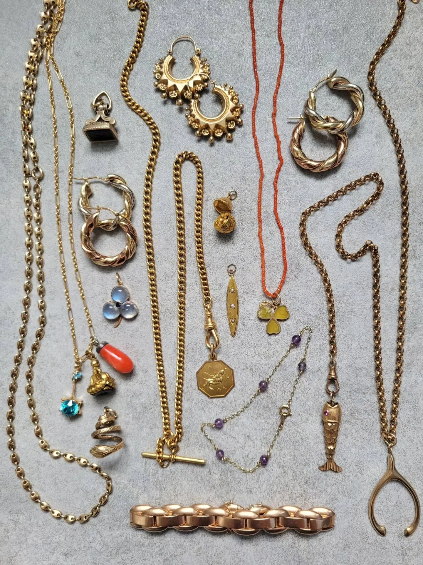 All the shapes, colours, styles, ages, materials, just all of it! Diversity is key for me when choosing stock, because same old, same old just doesn't excite me. See anything you like? 💕✨️💕