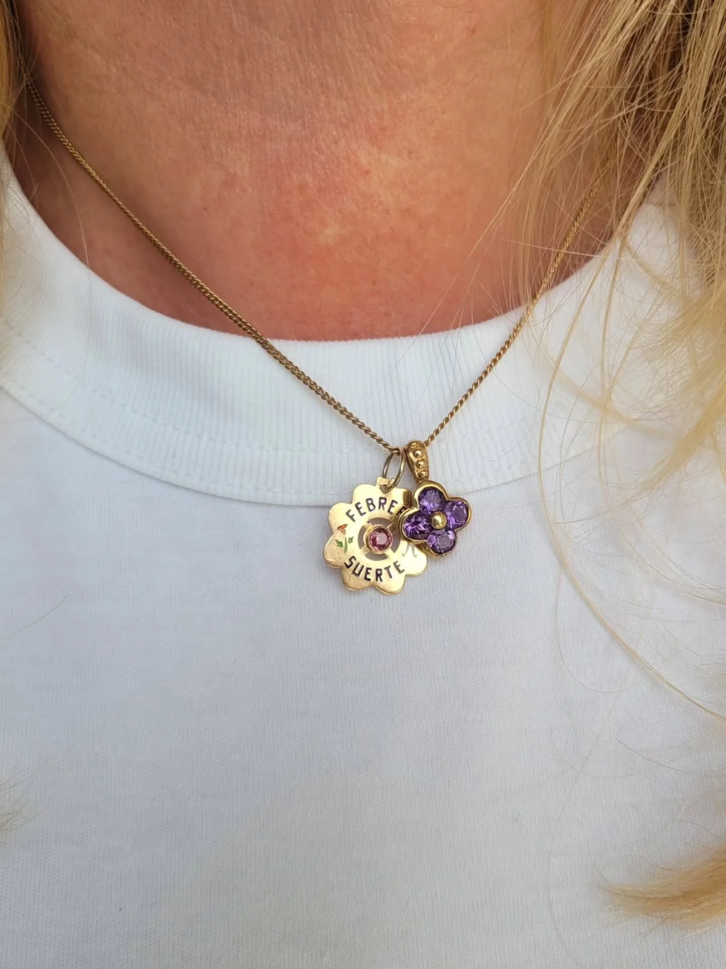 Two amethyst pendants found their way to me today. One very special antique Spanish one (for a February Pisces), and a rather lovely vintage quatrefoil. I wouldn't necessarily recommend wearing them together (the enamel) but they look a bit pretty to