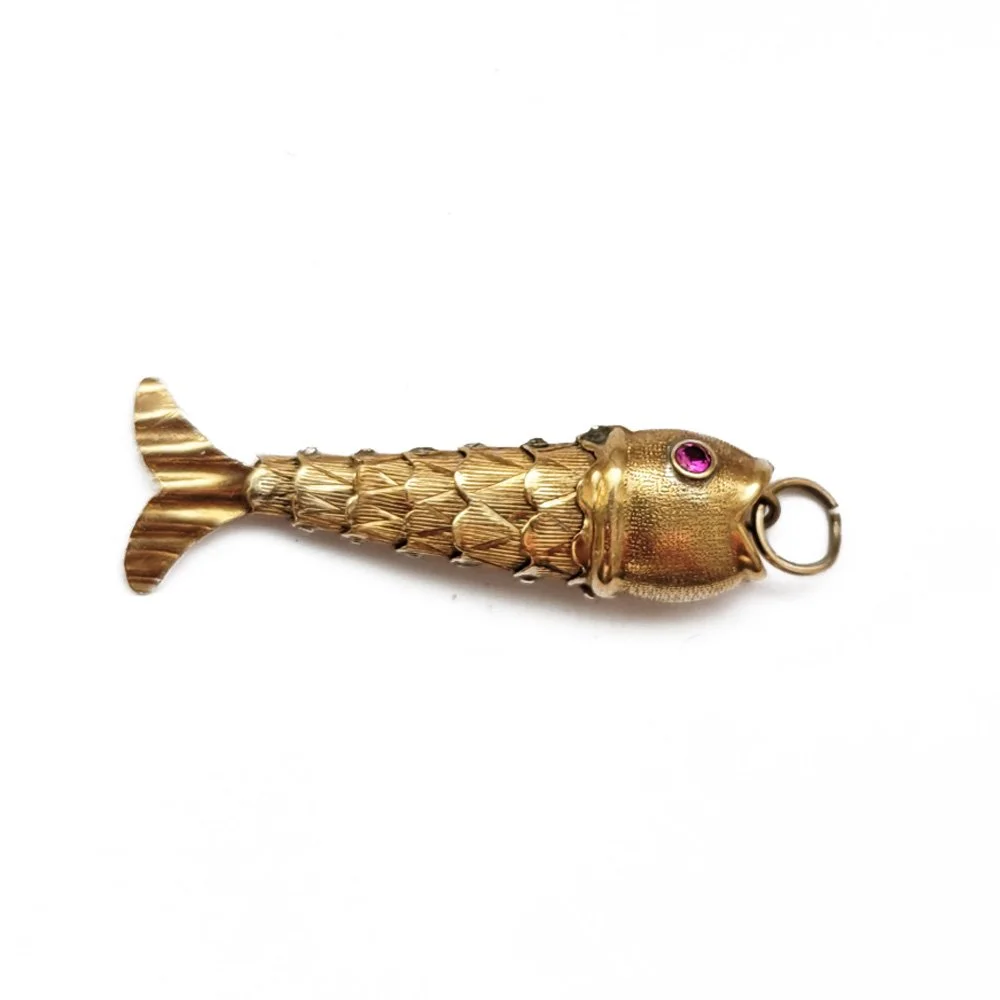 Vintage 18ct Gold Articulated Fish Pendant