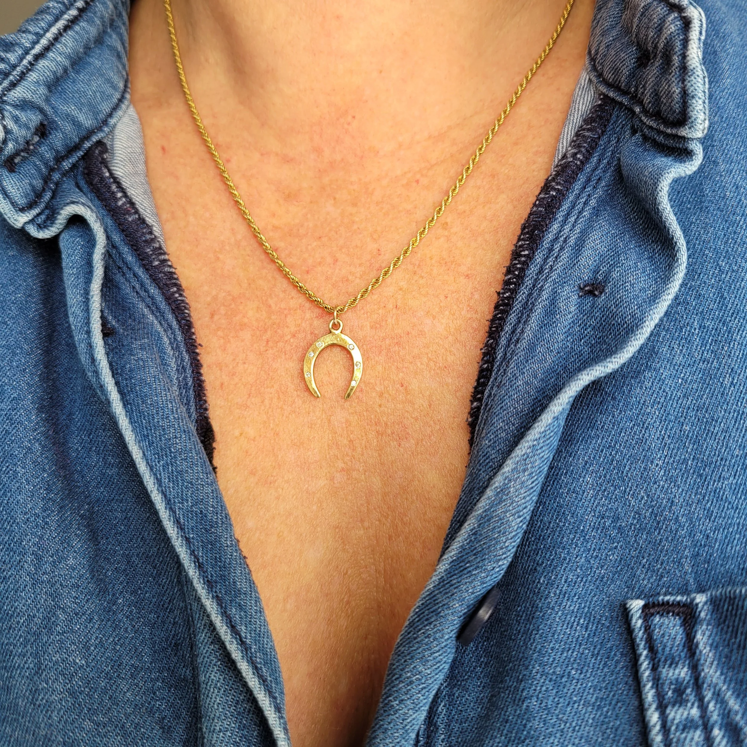 Vintage 18ct Gold & Diamond Horseshoe Pendant