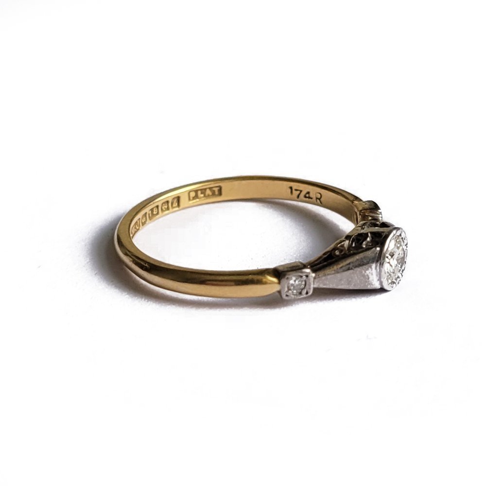 1960s Platinum & 18ct Gold Diamond Ring