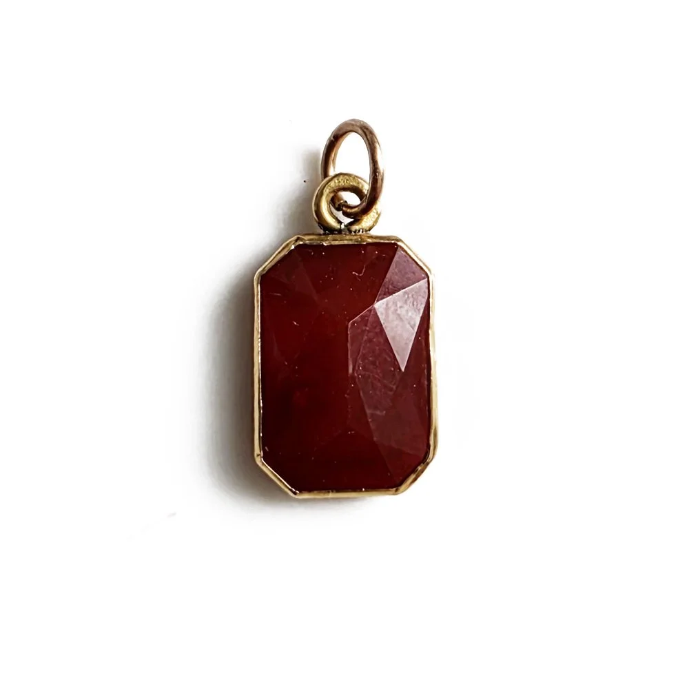 Vintage Leo Zodiac Intaglio Pendant