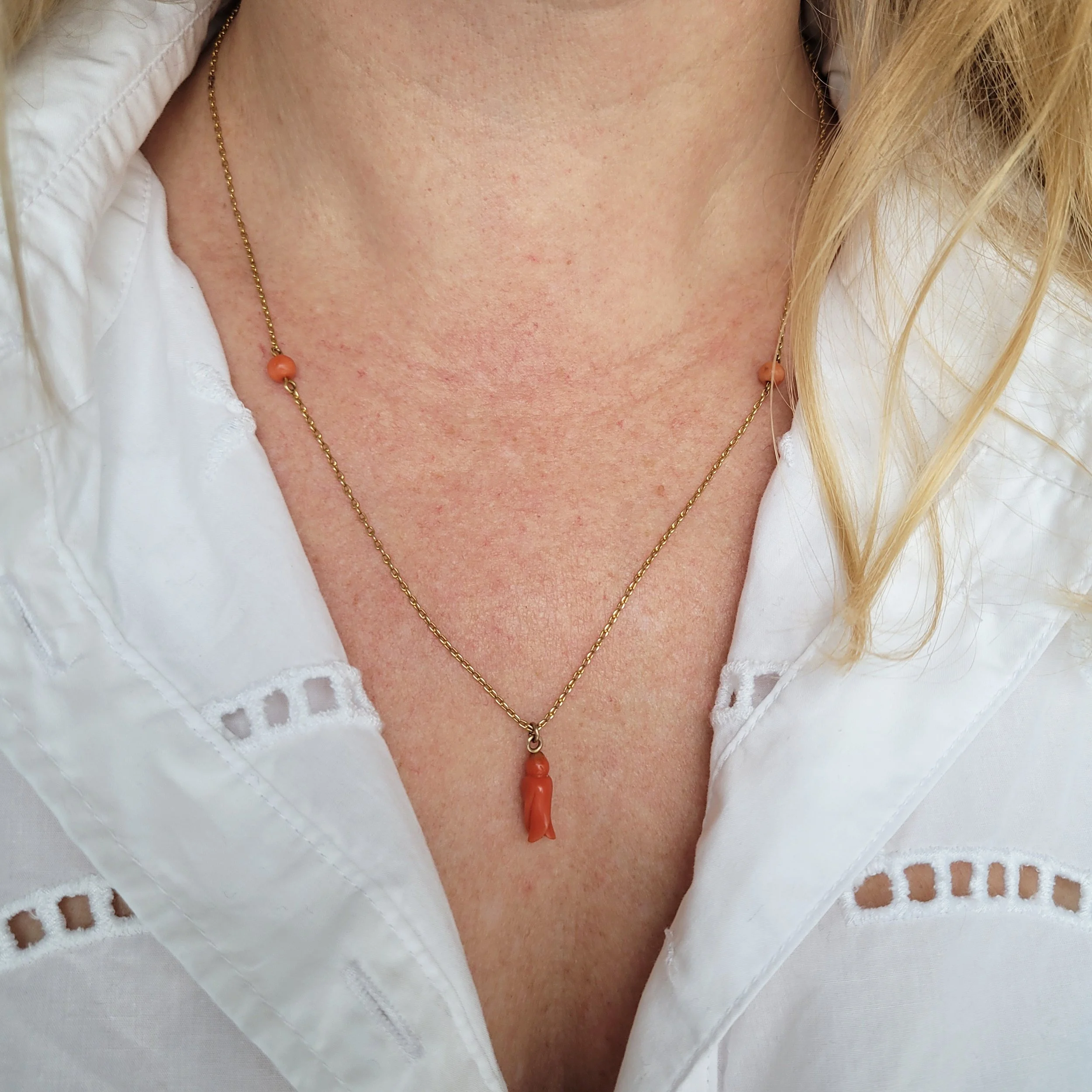 Antique 9ct Gold & Coral Flower Bud Chain / Necklace