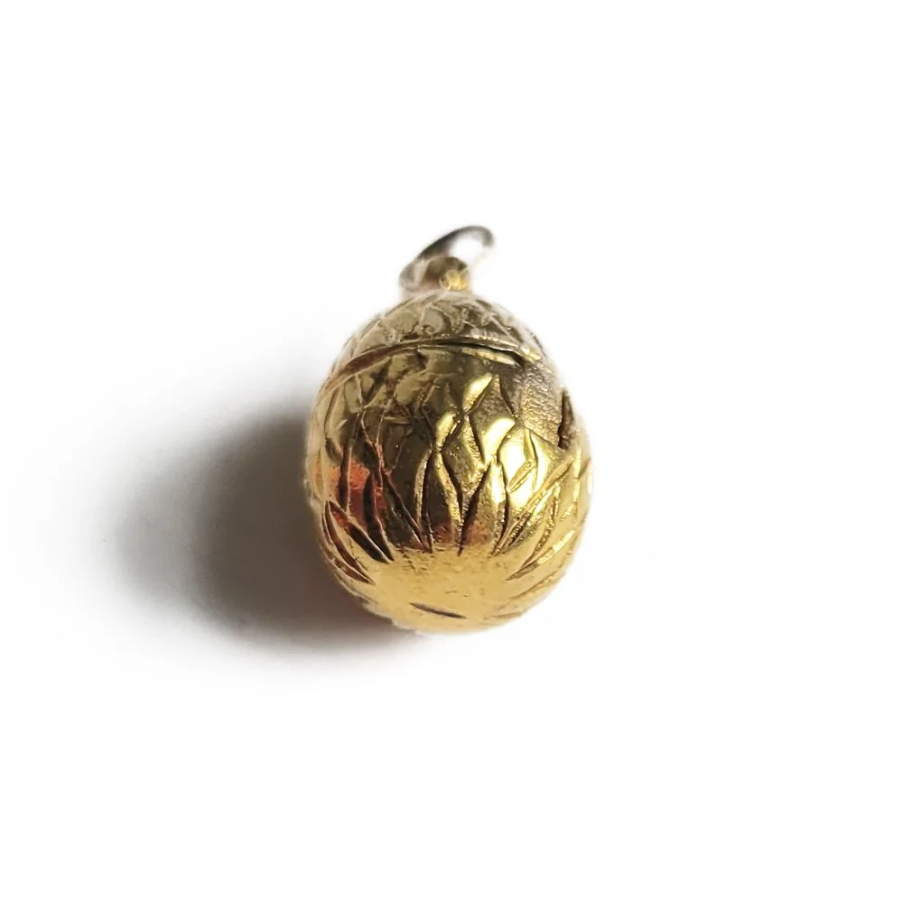 Vintage 9ct Gold Egg & Chick Pendant
