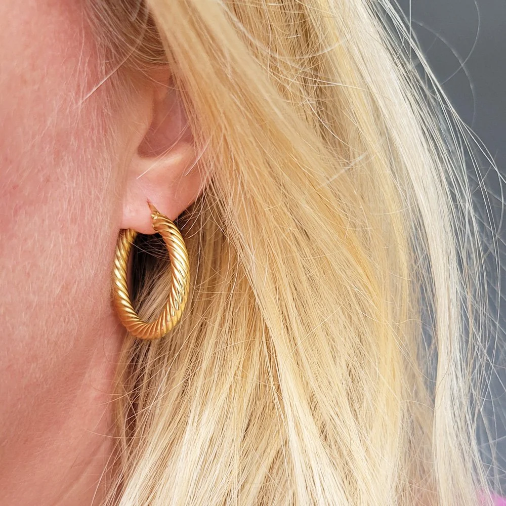 Fabulous Vintage 18ct Gold Reeded Hoops Jewels Antiqua