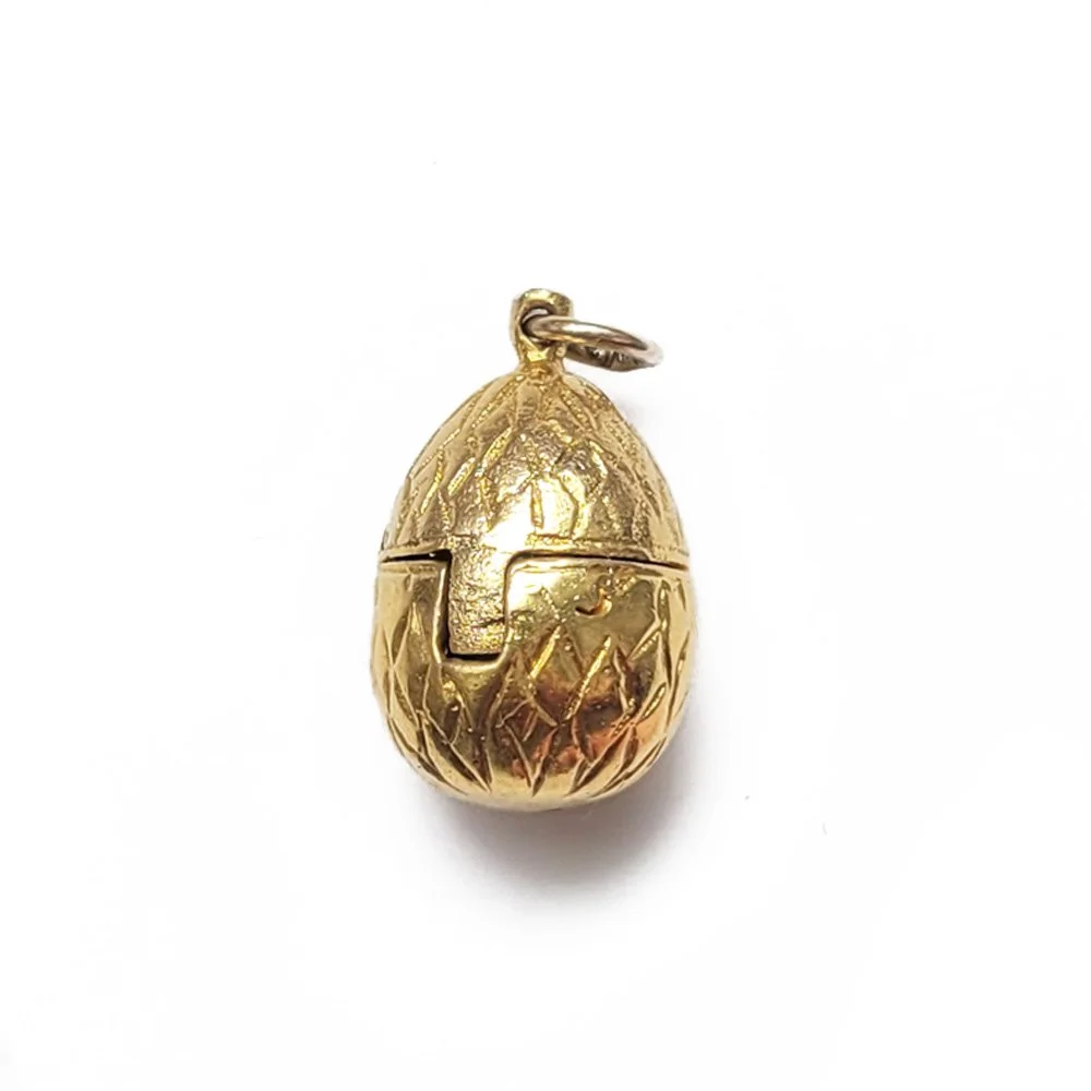 Vintage 9ct Gold Egg & Chick Pendant