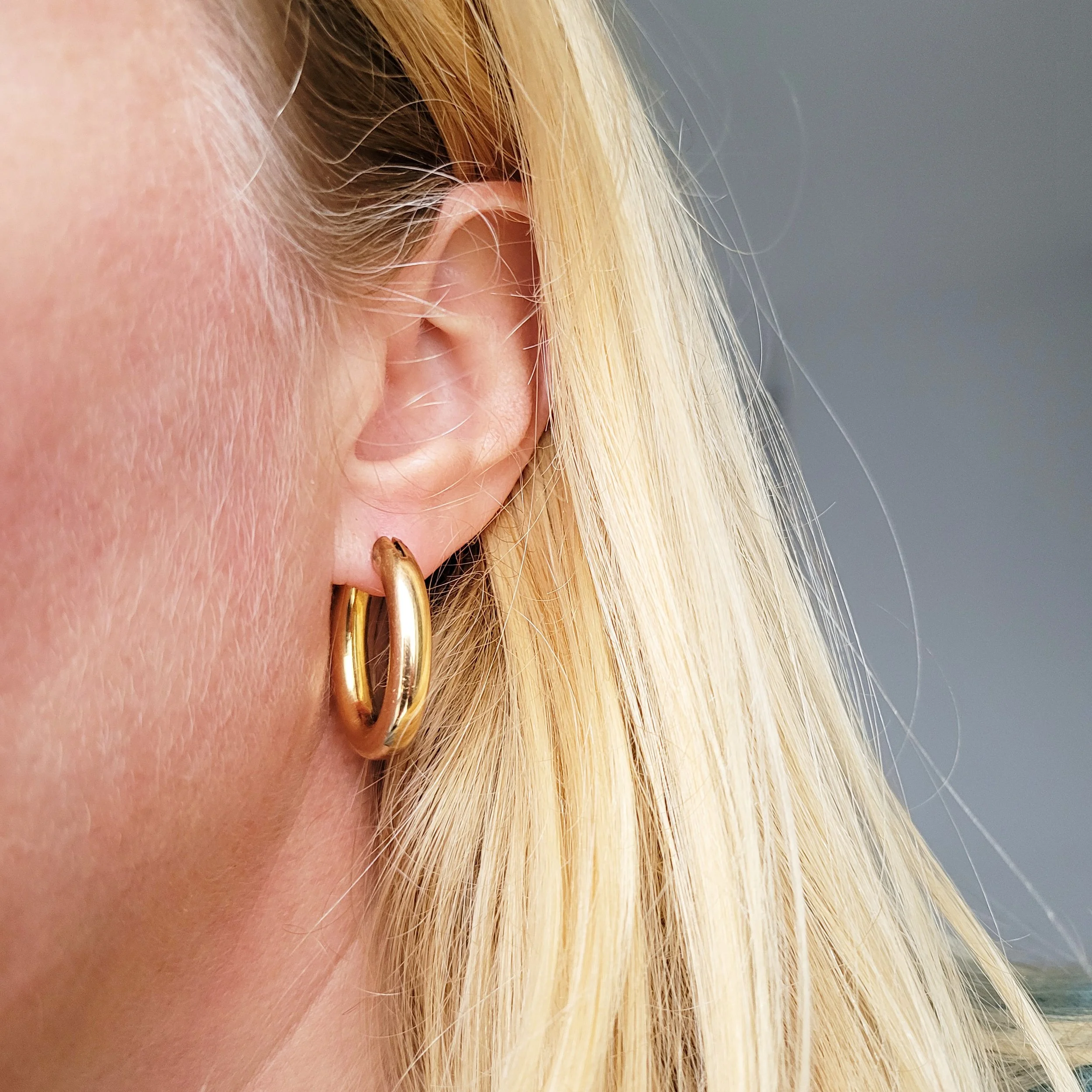 Super Cool Vintage 9ct Gold Oval Tube Hoops