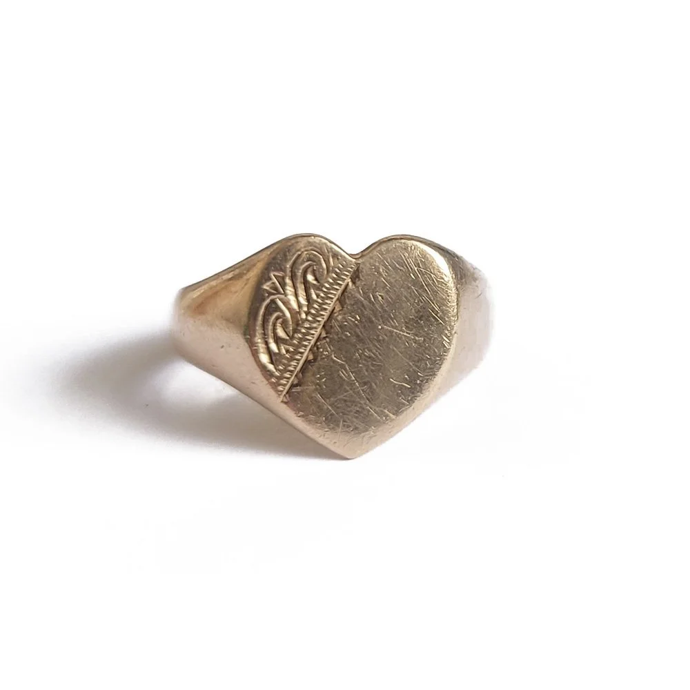 Vintage 9ct Gold Chunky Heart Signet Ring Jewels Antiqua