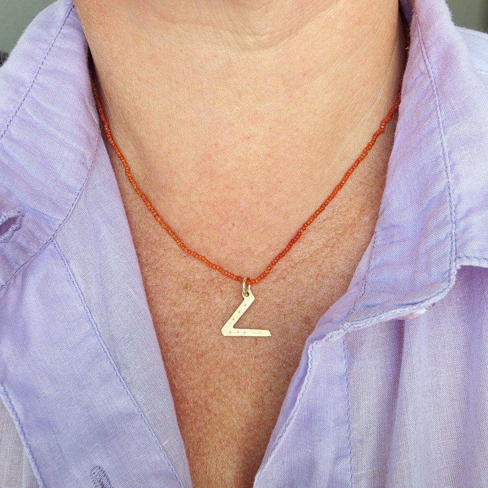 Vintage 9ct Gold 'V' Initial Pendant