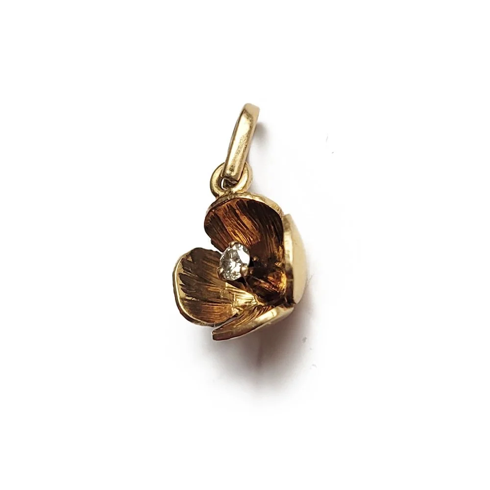 Adorable 15ct Gold and Diamond Buttercup Pendant