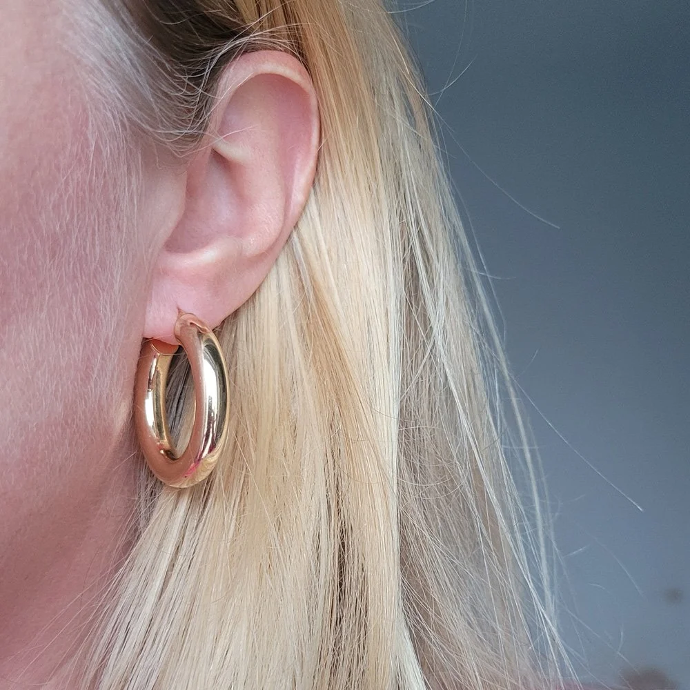 Oval tube hoop earrings5.jpg