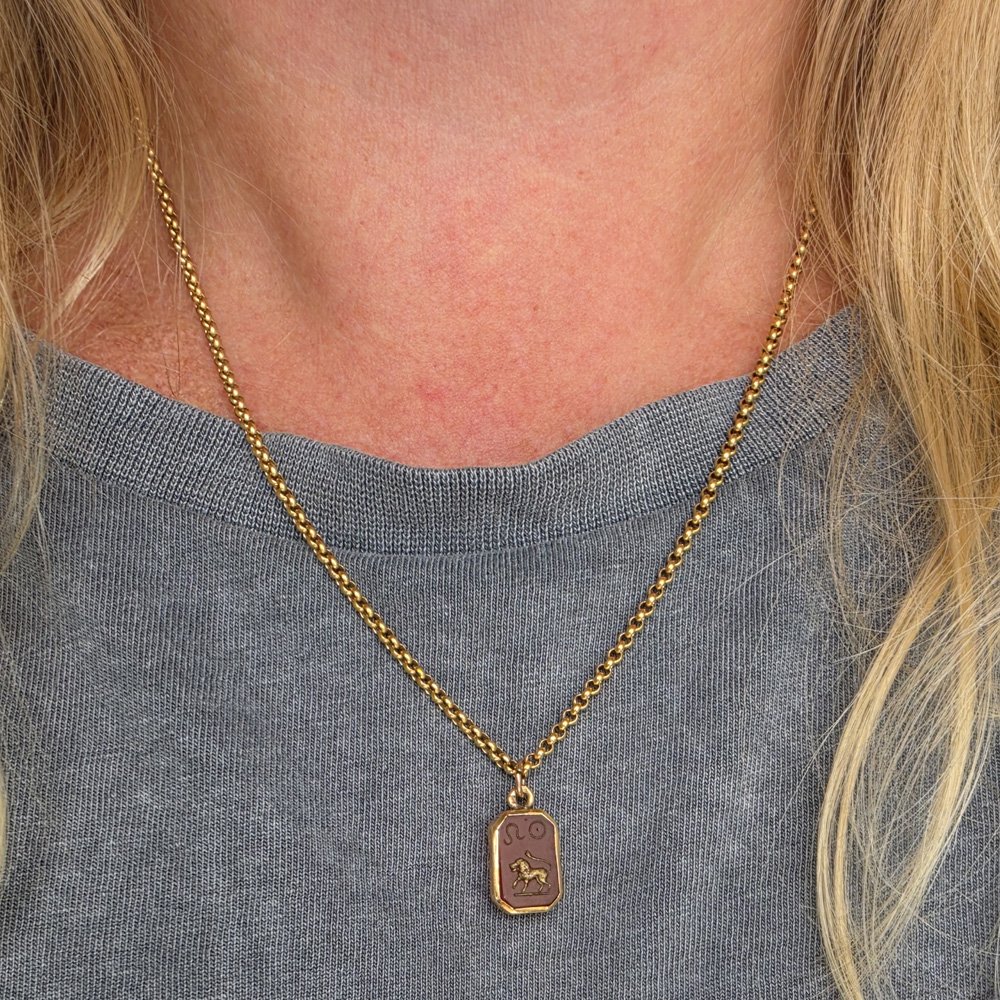 Vintage Leo Zodiac Intaglio Pendant