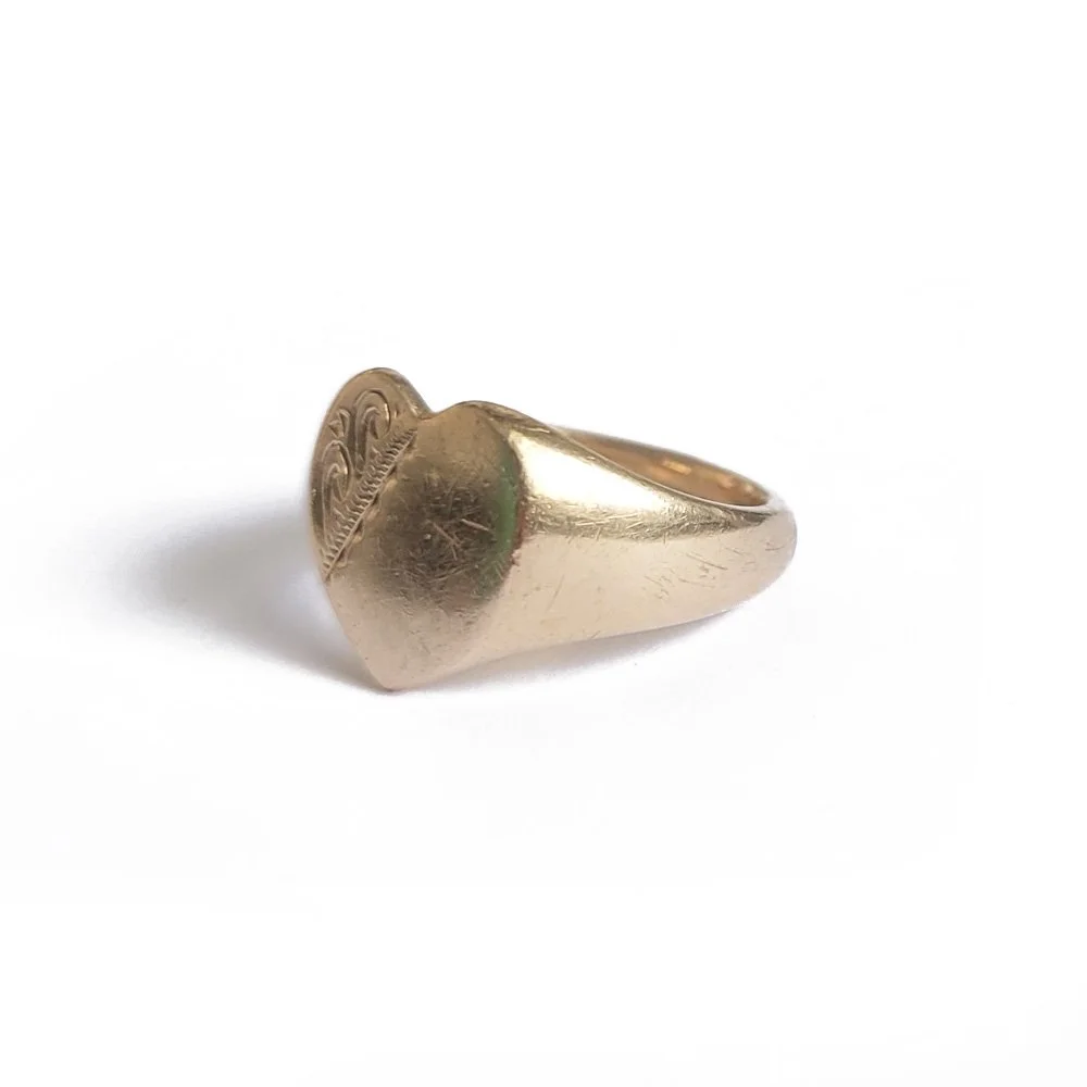 Vintage 9ct Gold Chunky Heart Signet Ring