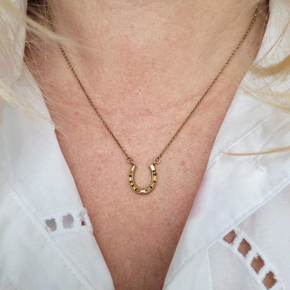Antique 18ct Gold Horseshoe Necklace