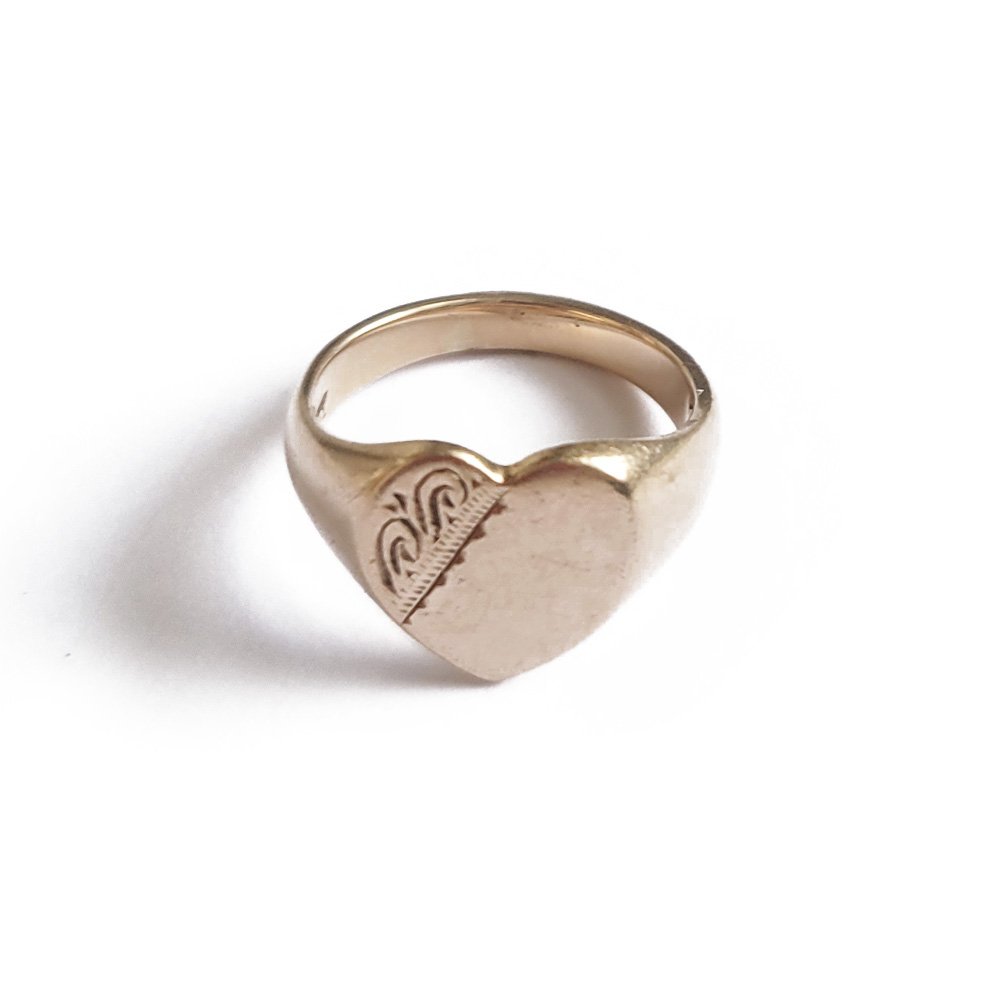 Vintage 9ct Gold Chunky Heart Signet Ring