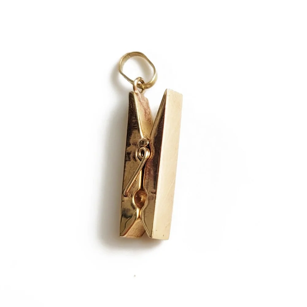 Vintage 9ct Gold Clothes Peg Pendant