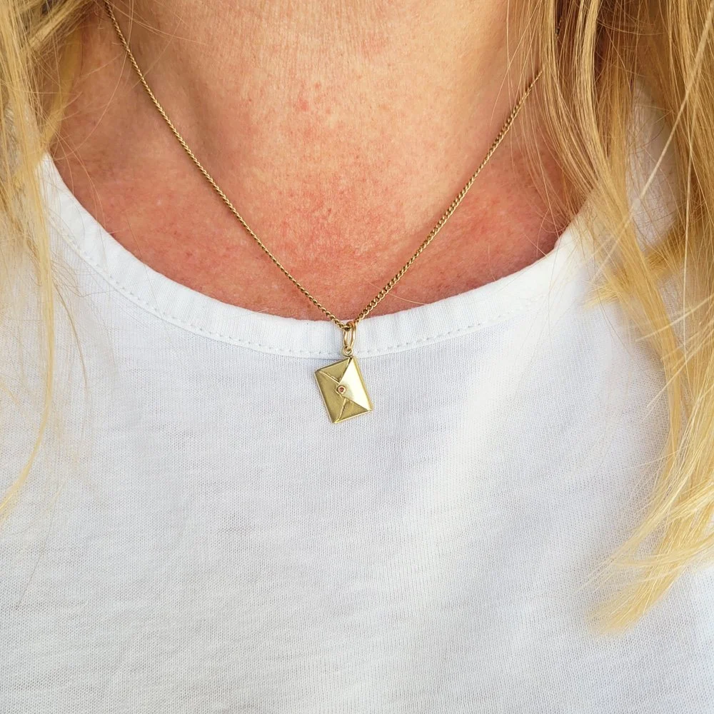 Super Sweet Antique 18ct Gold Envelope & Letter Charm/Pendant