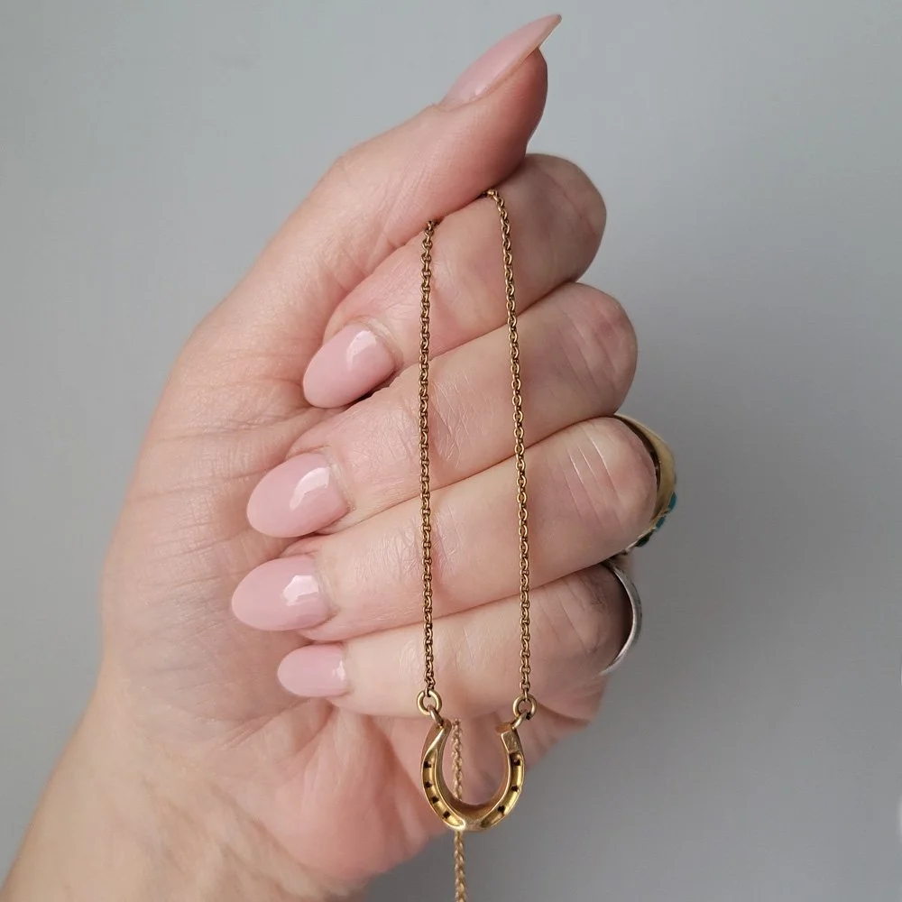 Antique 18ct Gold Horseshoe Necklace