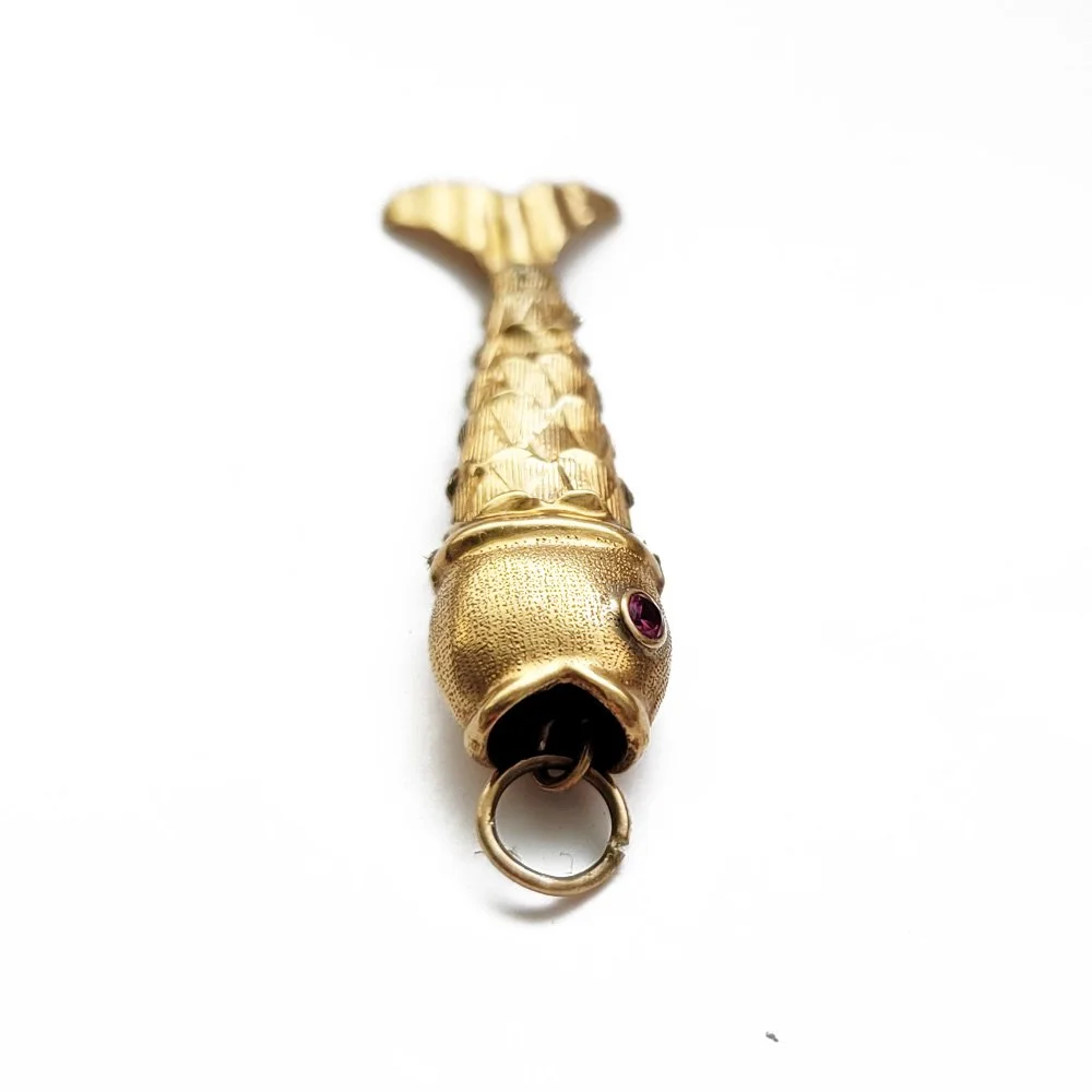 Vintage 18ct Gold Articulated Fish Pendant