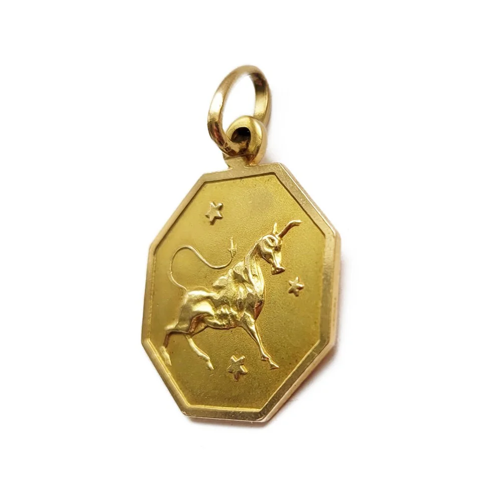 Italian 18ct Gold Taurus Medallion Pendant