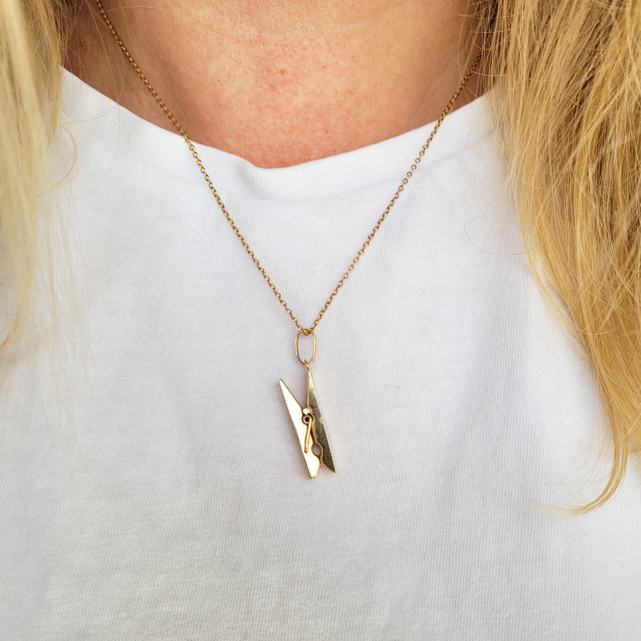 Vintage 9ct Gold Clothes Peg Pendant