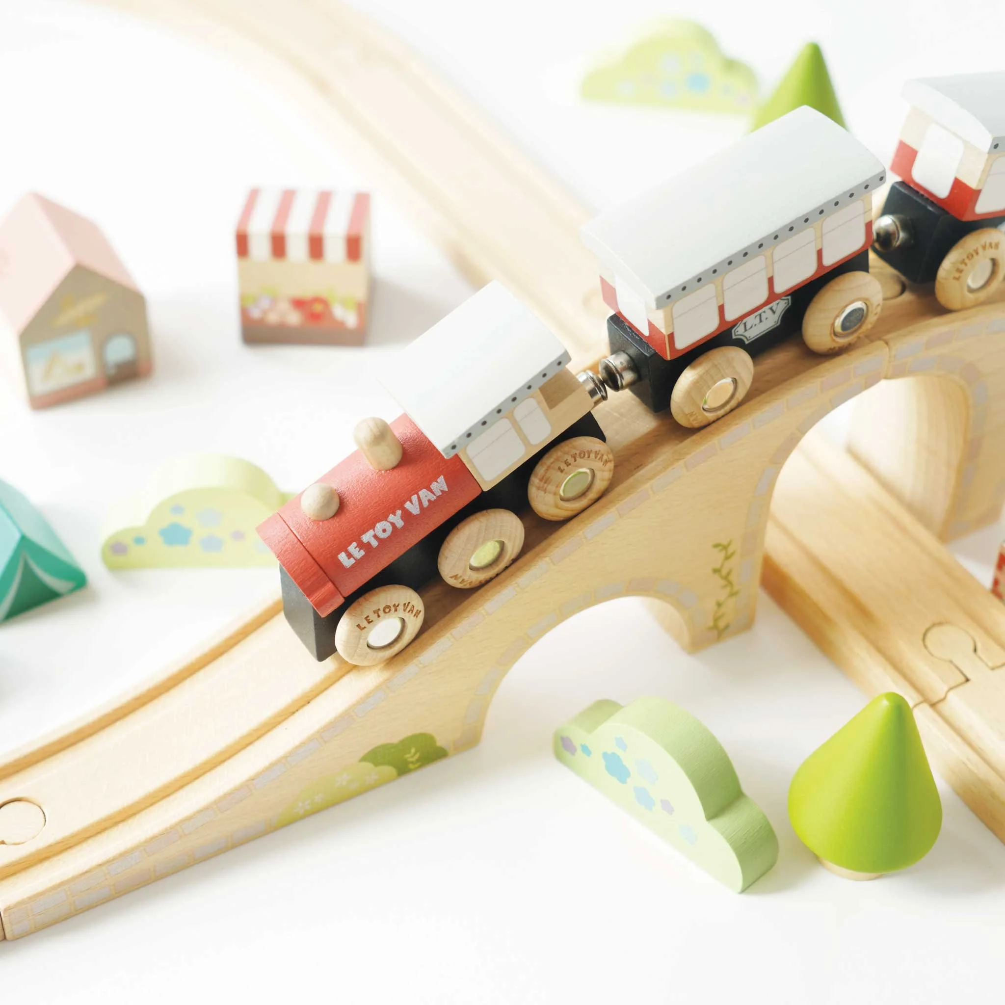 le-toy-van-9276575.jpg