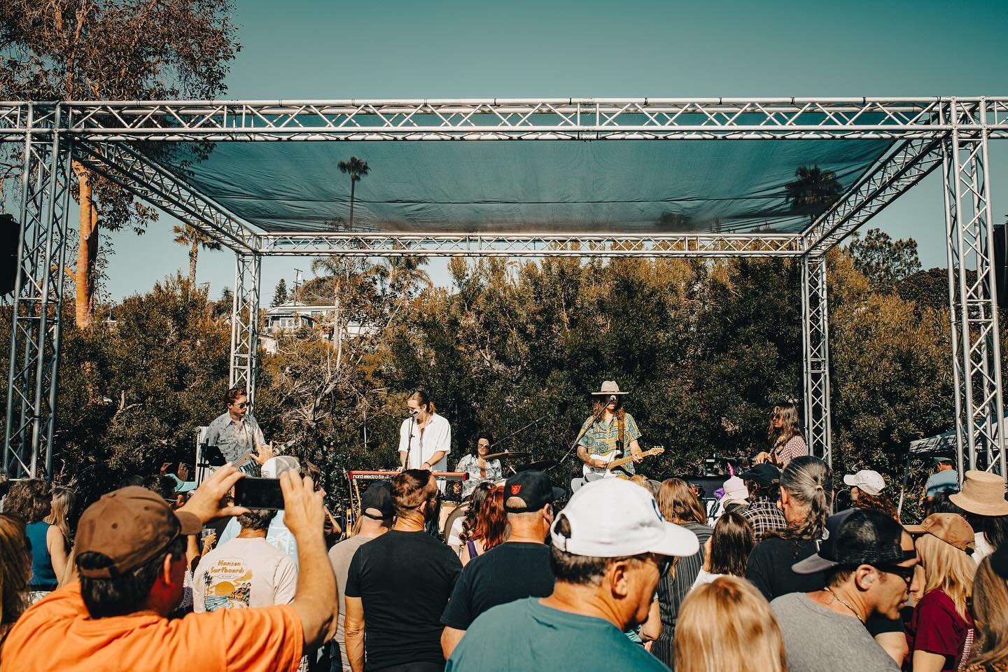 That a wrap for the Spring 2024 #Encinitas Street Fest. 🎊 Thanks for rocking with us!!! We loved every minute of that sun. 🌞 Photos by @chach.film 
#california #bandphotos #2024 #new