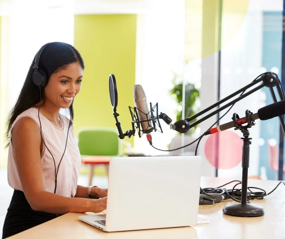 How to Record a Podcast Interview with a Remote Guest [Free Checklist]