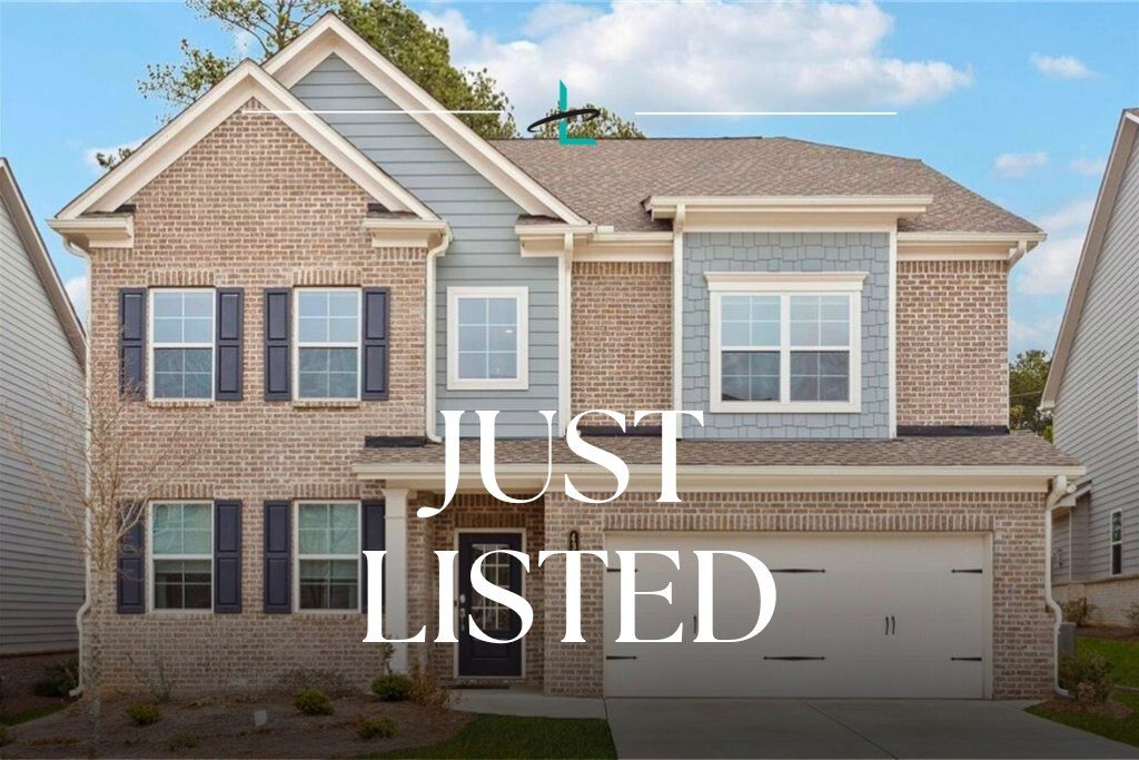 📍JUST LISTED

🔎4367 Waxwing St, Hoschton

This immaculate two-story executive home by Lennar boasts upgrades galore, including a Smart Home Package, Waterproof EVP Flooring, and custom shades throughout. With lawn care and trash pick-up included in