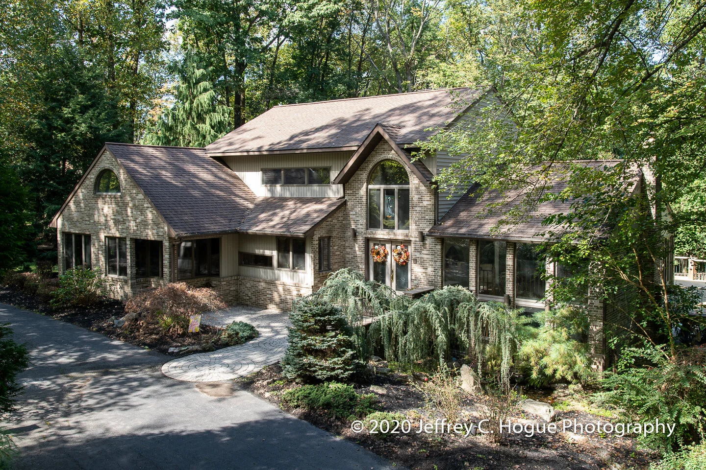 5043 Pineview Dr, Mohnton, PA 19540