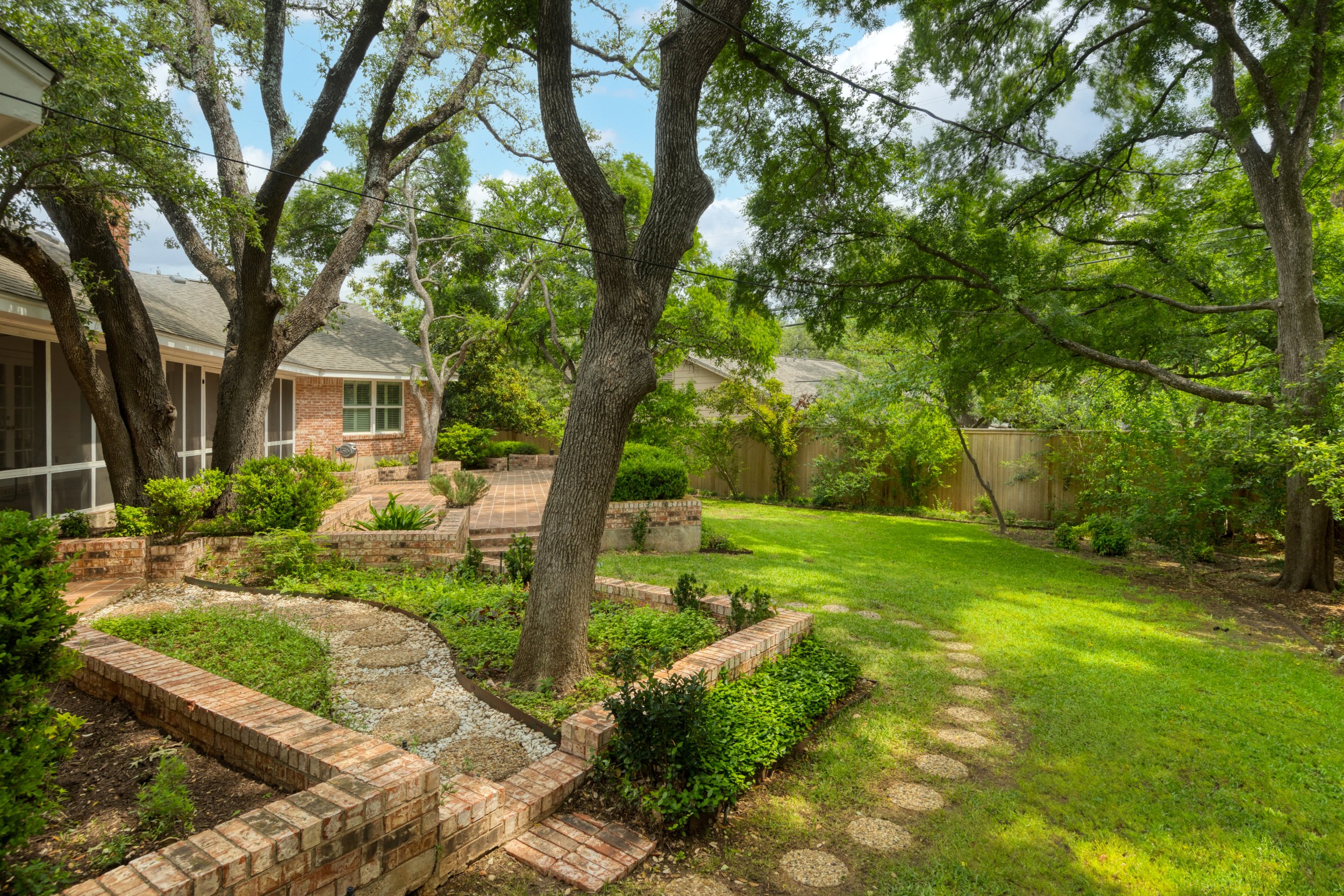 4001 North Hills Dr 040-FULL.jpg