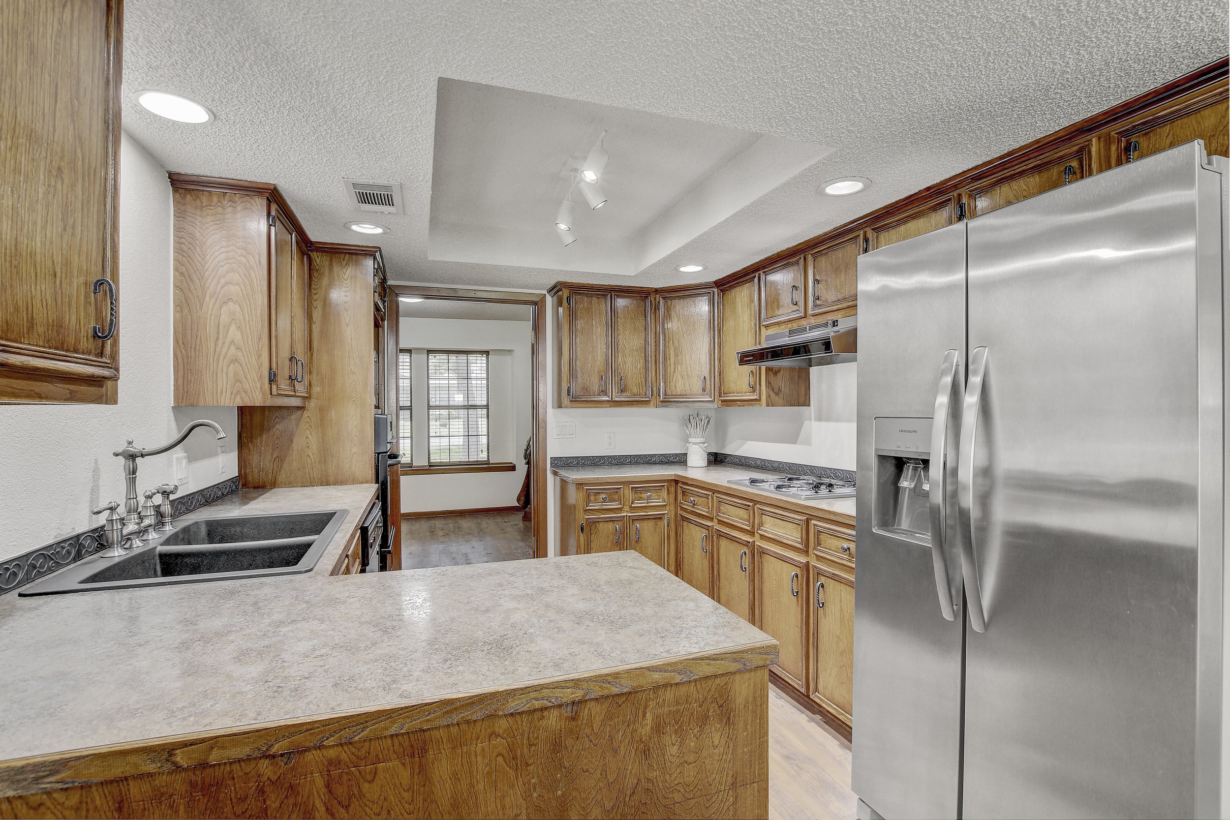 IMG_0041_2_3_4_5Interior03.JPG