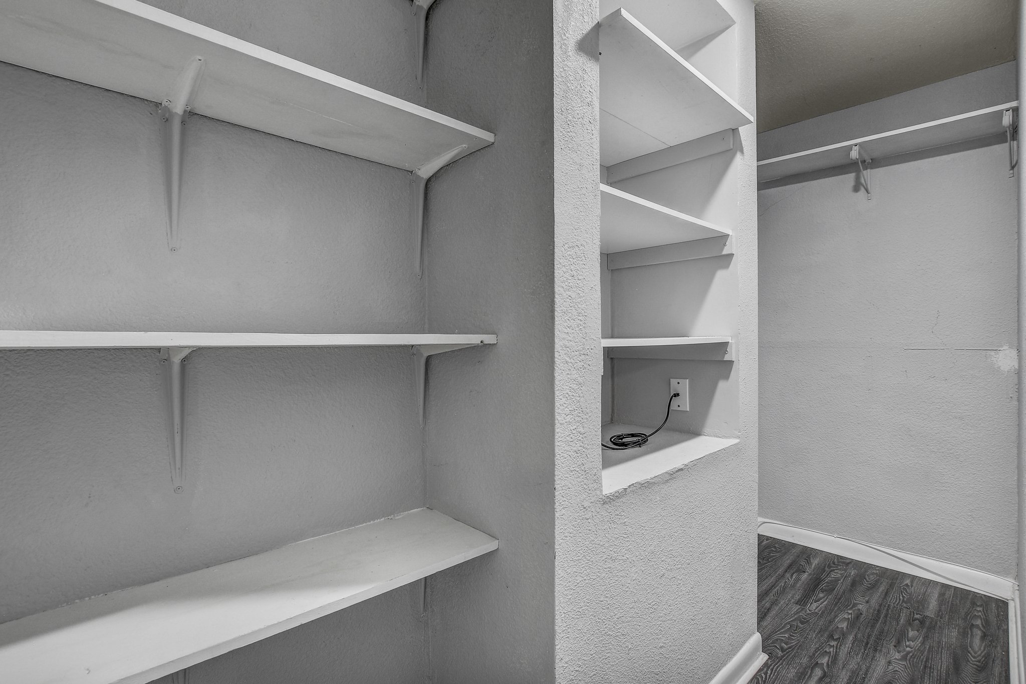 IMG_0076_77_78_79_80Interior03.jpg