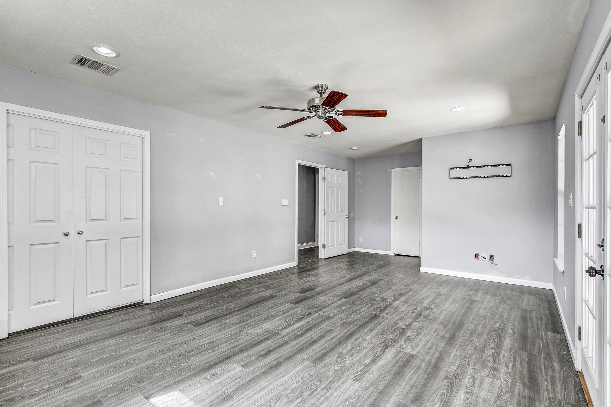 IMG_0151_2_3_4_5Interior03.jpg