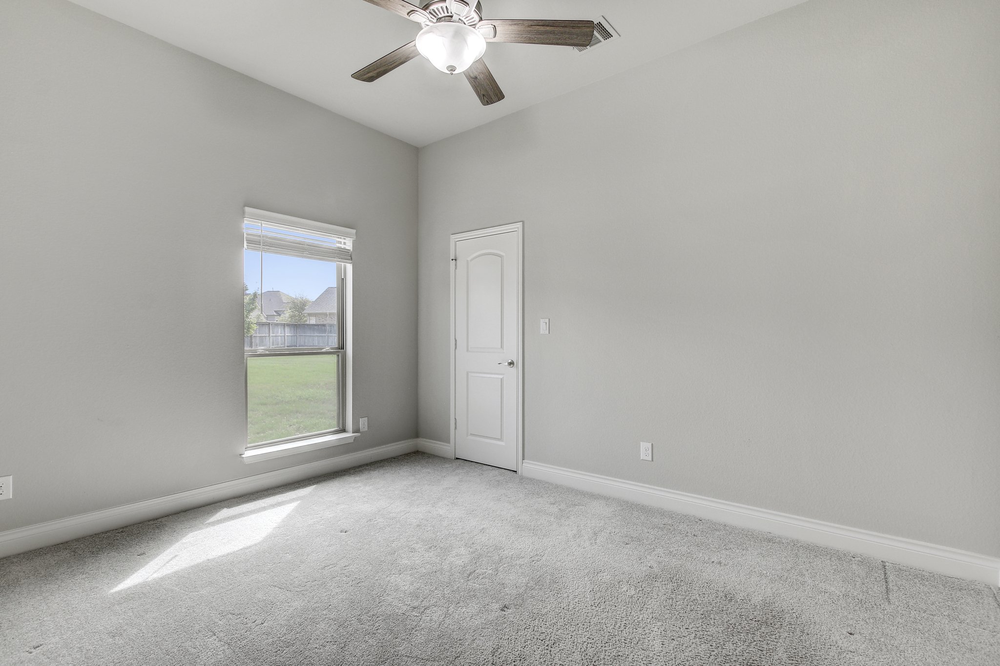IMG_0141_2_3_4_5Interior04.jpg