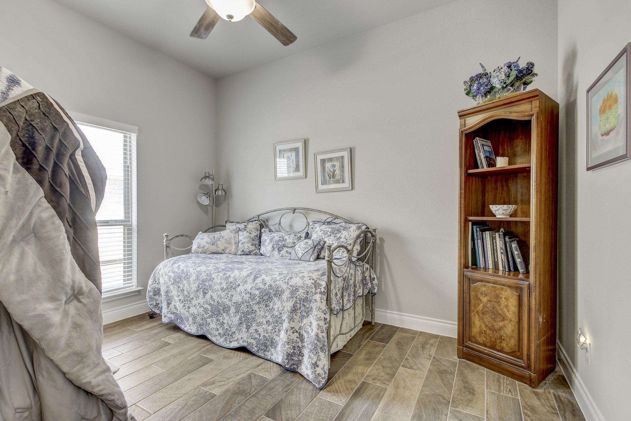 IMG_0171_2_3_4_5Interior04.jpg