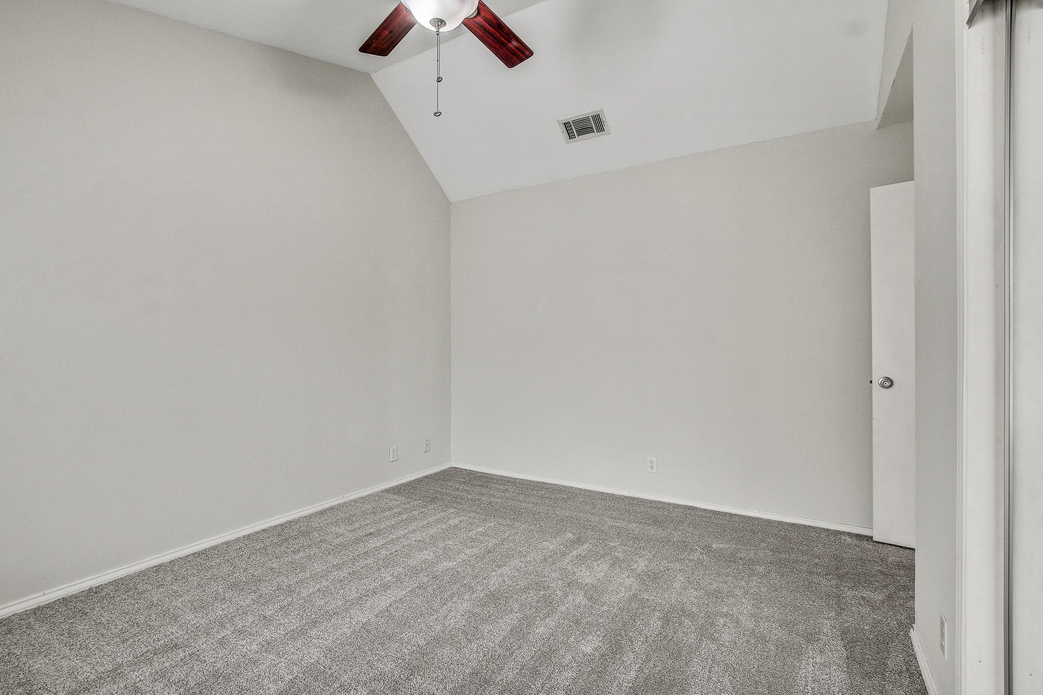 IMG_0066_67_68_69_70Interior01.jpg