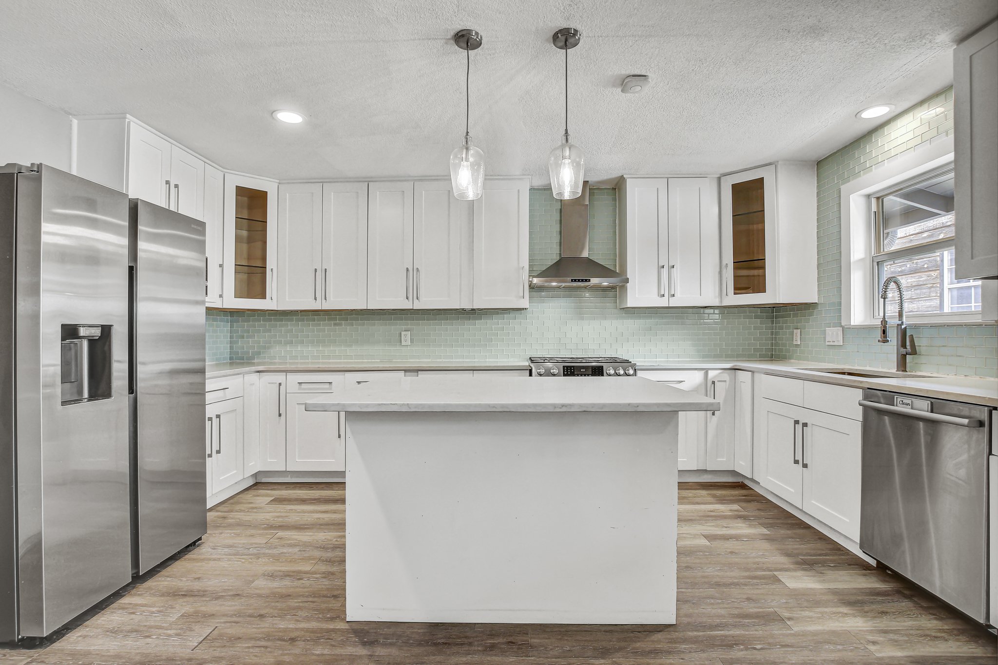908 Hollybluff_11.jpg