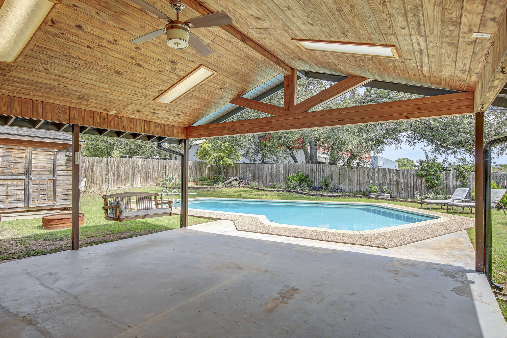 908 Hollybluff_35.jpg