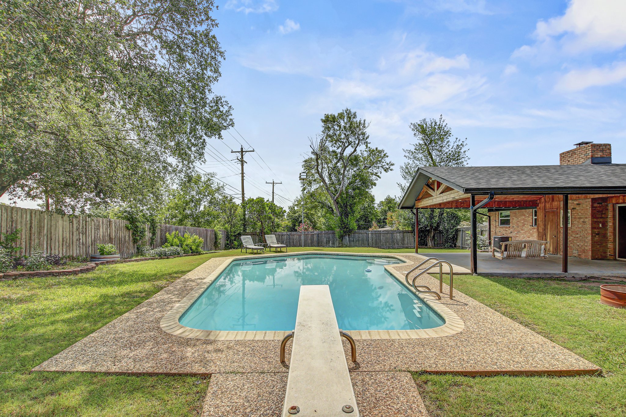908 Hollybluff_40.jpg