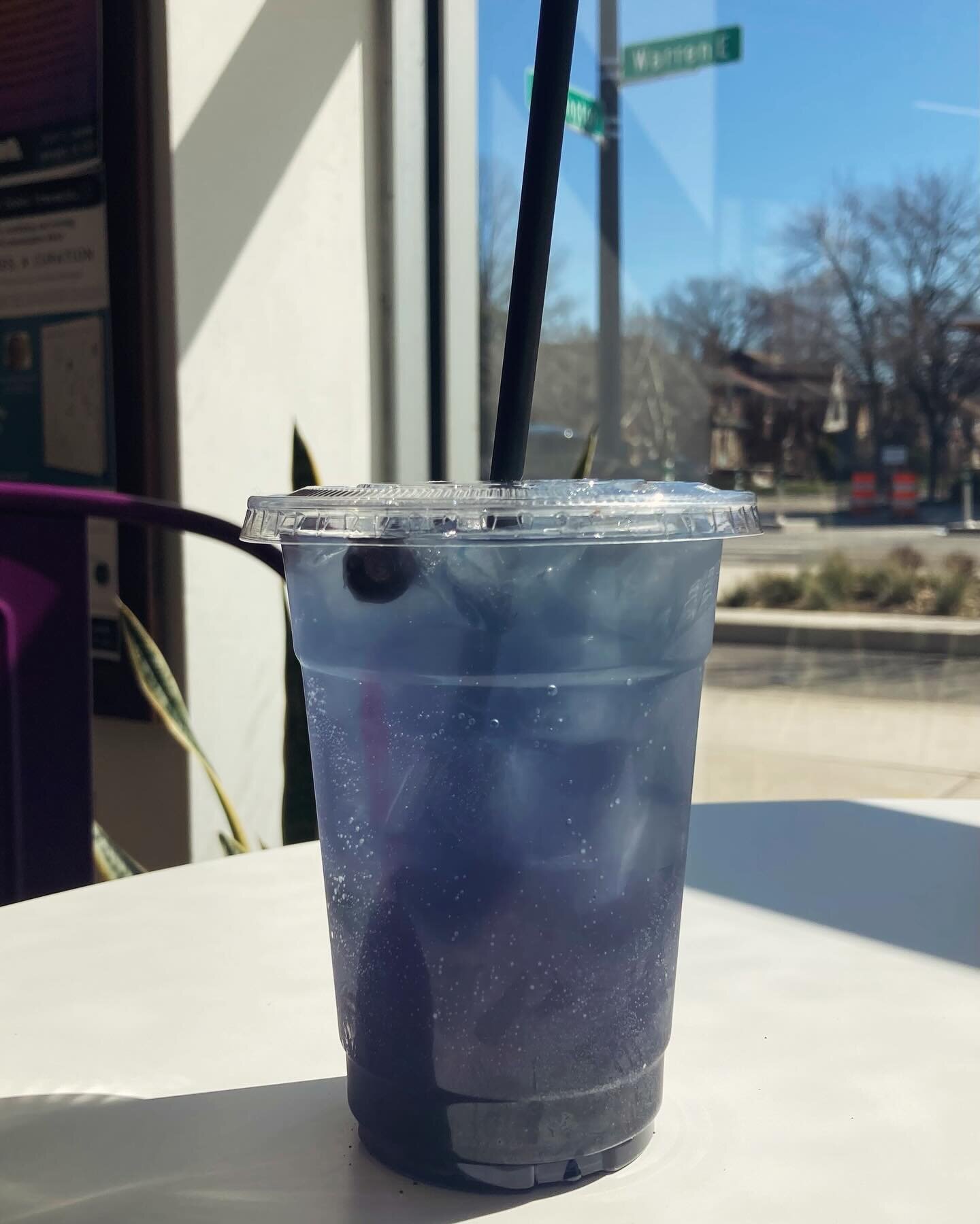 ✨The Birdie!✨

Not a permanent installation, but we got a challenge from @birdiesbookmobile to make a Birdie-inspired drink 😇

Come thru and try this spin on a blueberry lemonade italian-style soda! Here til it&rsquo;s gone 😋

Here Friday 12-5 and 