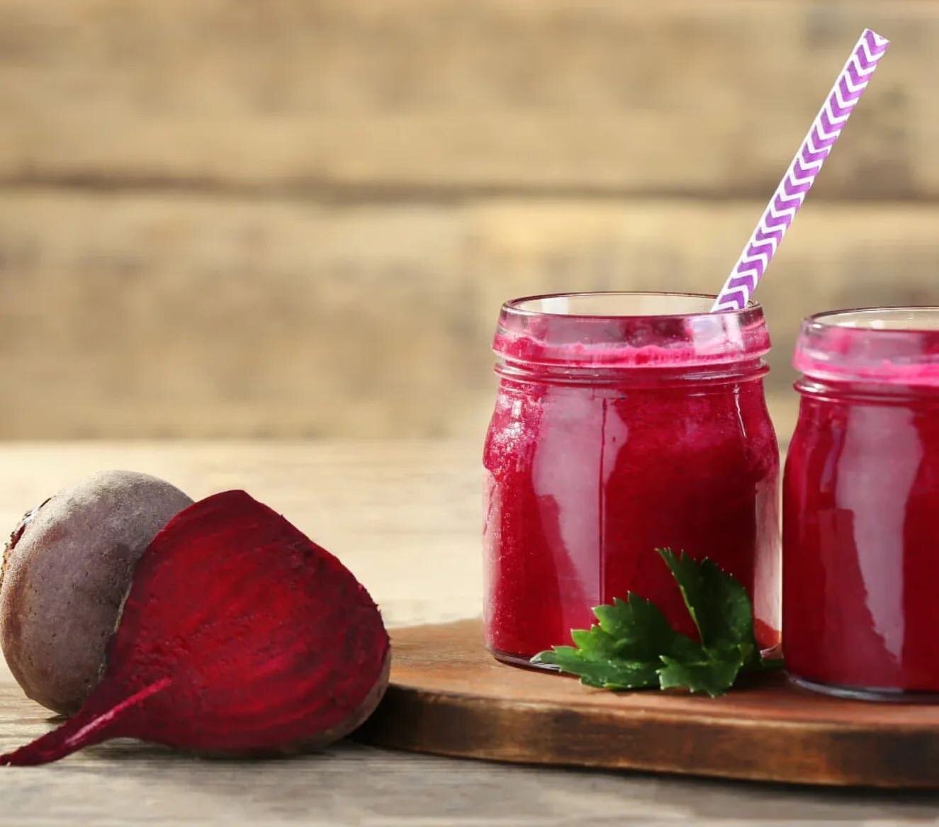 How delicious does this red beet juice look?!
Kuvings cold press juicers are able to squish hard root vegetables, such as beetroot, though some preparation is required to make sure excess pressure is not put on the machine. Cut the beet into smaller 