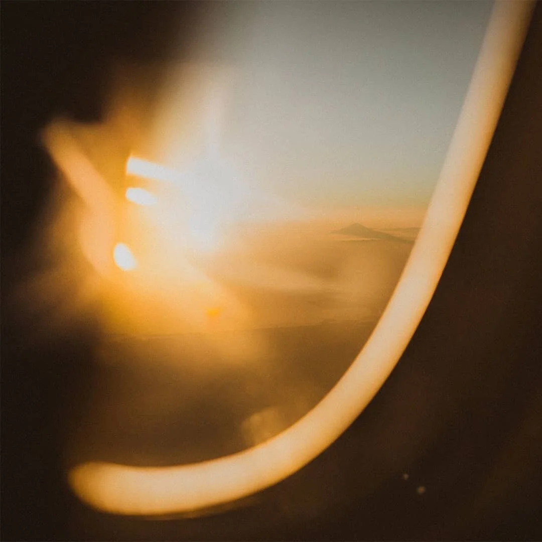 Views from above.....
.
Mt Fuji is always so beautiful from the air.. Unfortunately this go I had to switch seats and catch it just as we said goodnight to the sun... That journey from Tokyo to LA has always been overnight, and a stretch at that... K