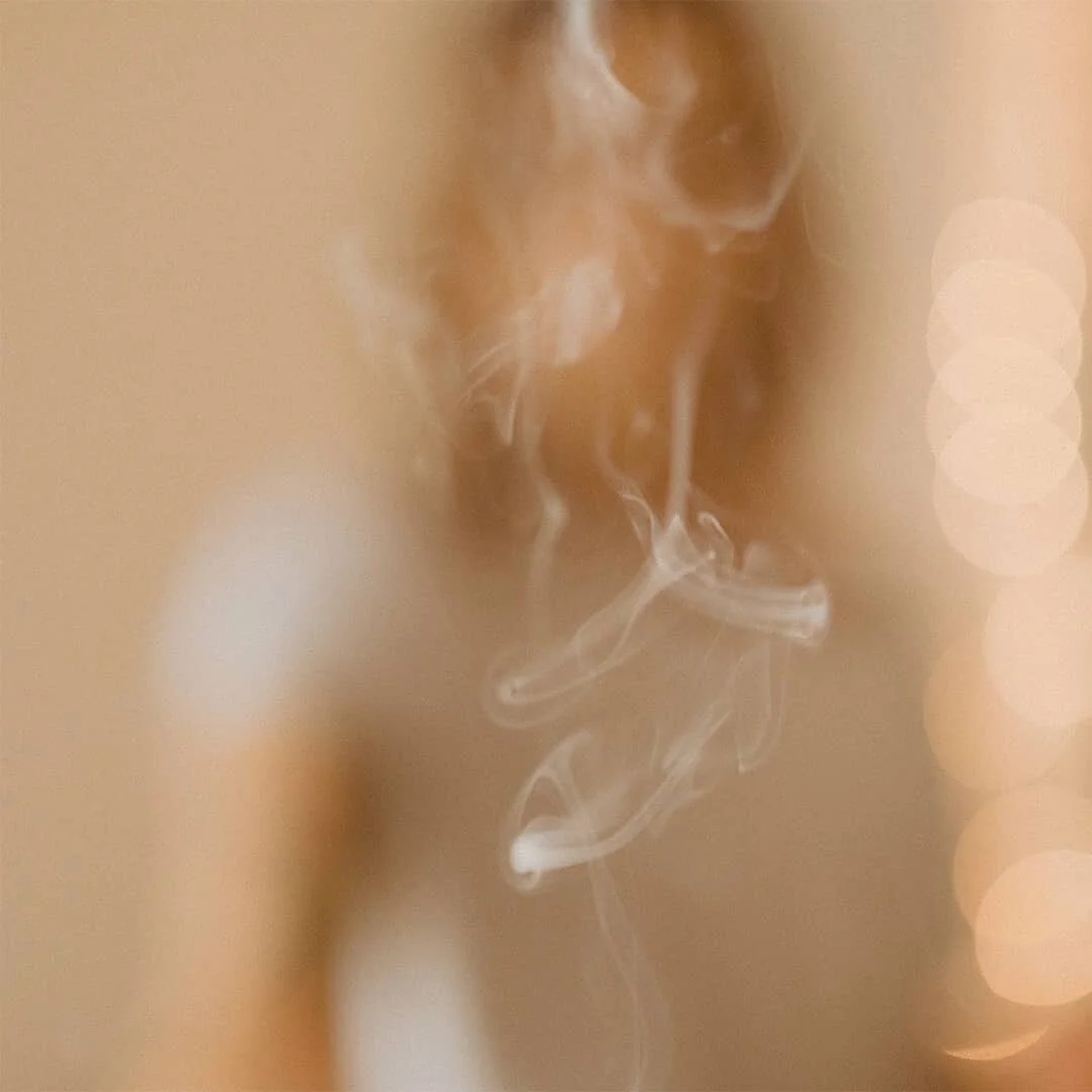 Palo Santo... Burn for Calm, Peace, Clarity.
.
This week I have been smudging the house. Our Shipment of all our belongings will be here in a couple of weeks, so I'm cleansing the air... With the beautiful aroma has finally come some clarity in this 