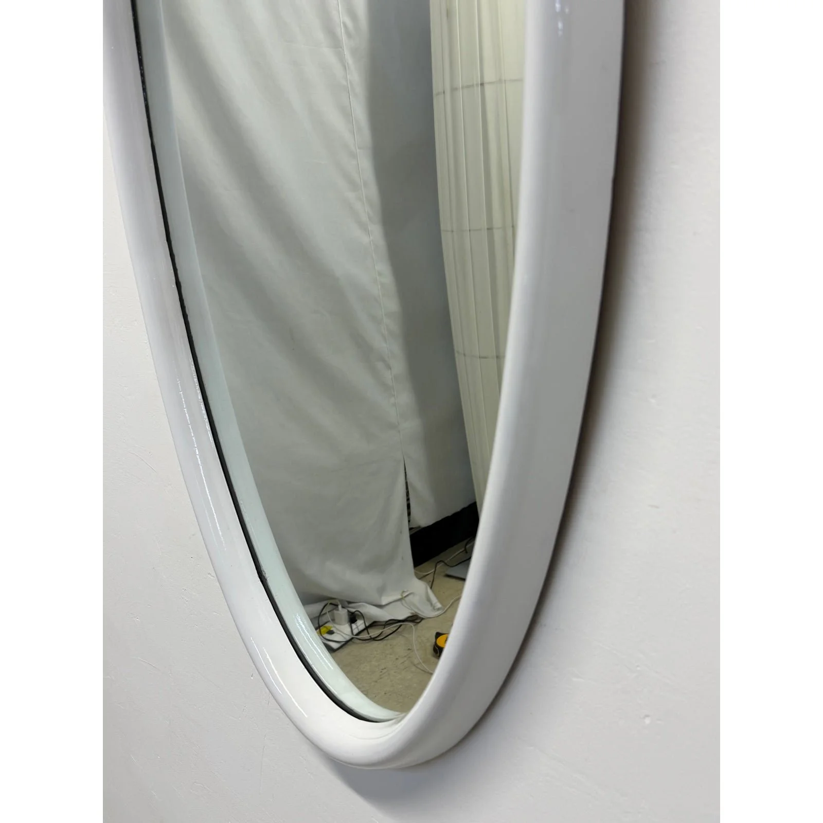 mid-century-white-lacquer-wall-mirror-american-mirror-company-1966-1612