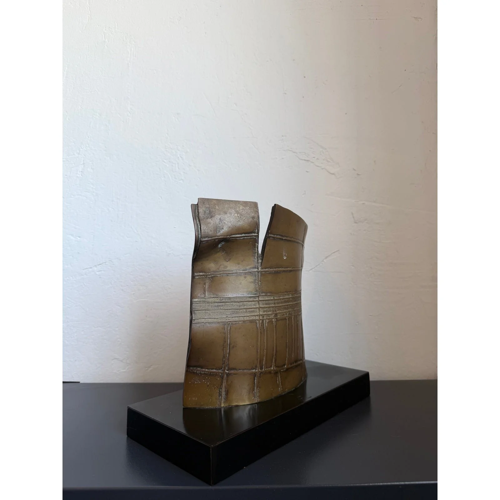 eveli-przepiorka-brazilian-modern-abstract-bronze-table-sculpture-169250-9095