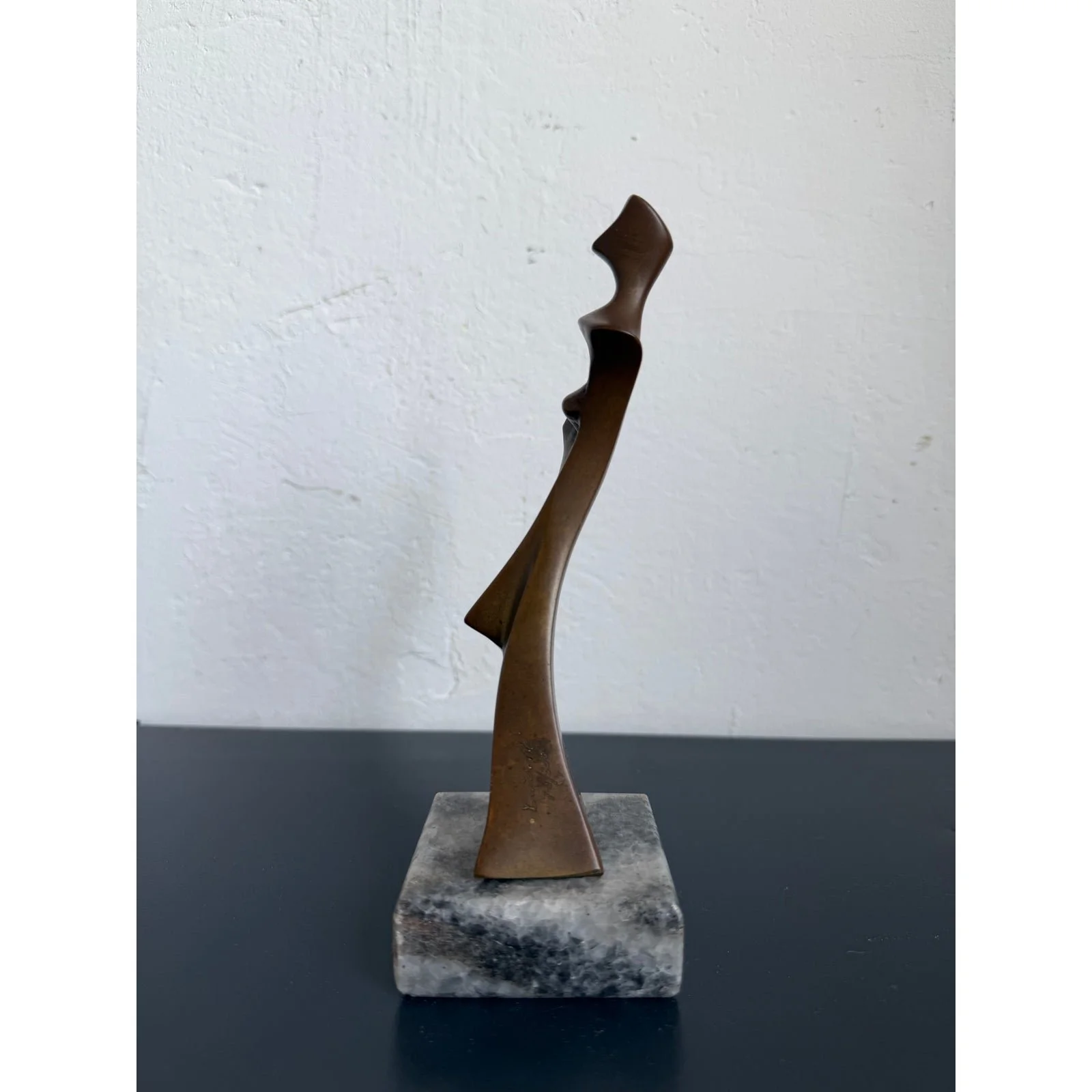 roberto-g-crivelle-bronze-abstract-female-sulpture-on-granite-base-1980s-3418