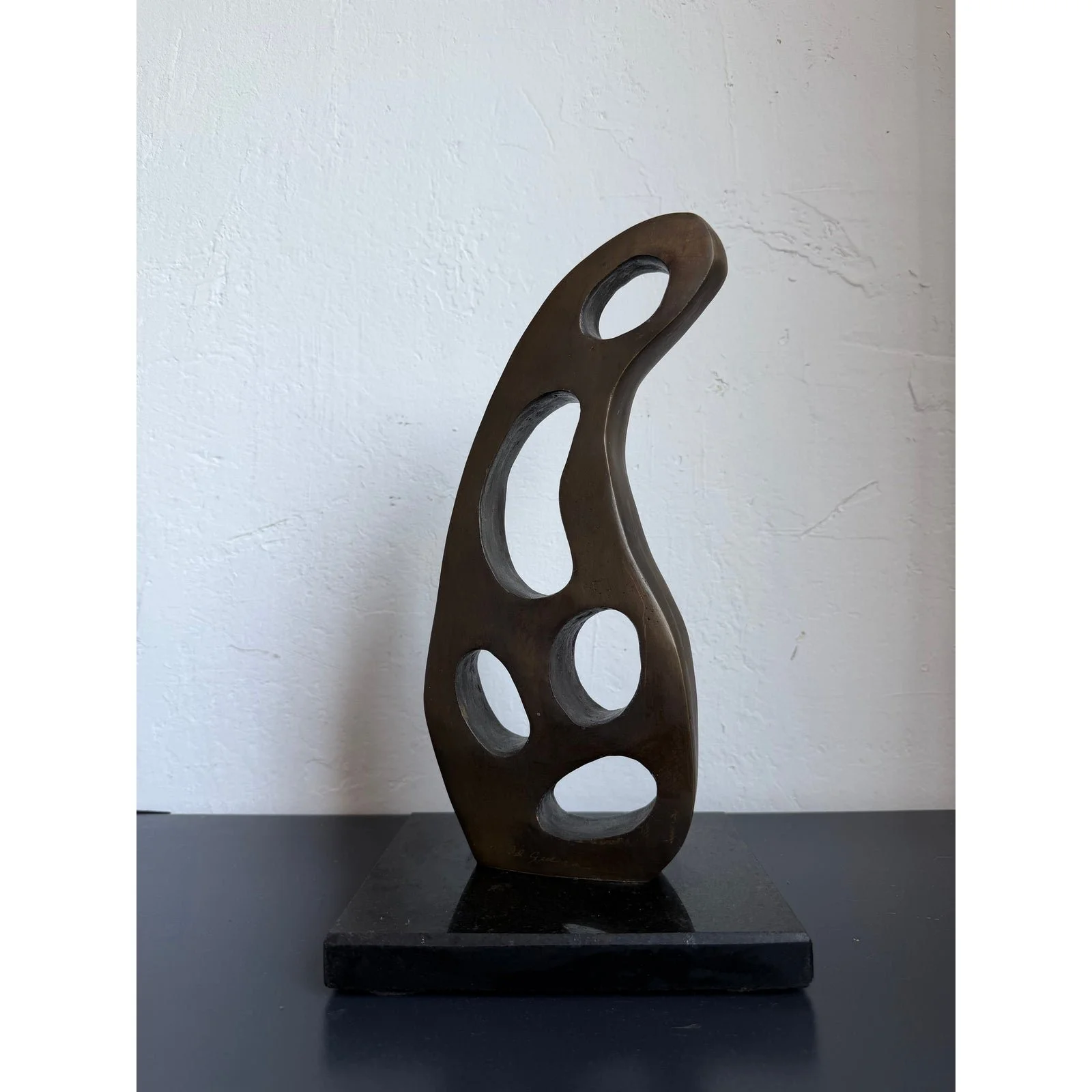abstract-patinated-bronze-sculpture-on-granite-base-by-del-guerra-brazil-1980s-1346