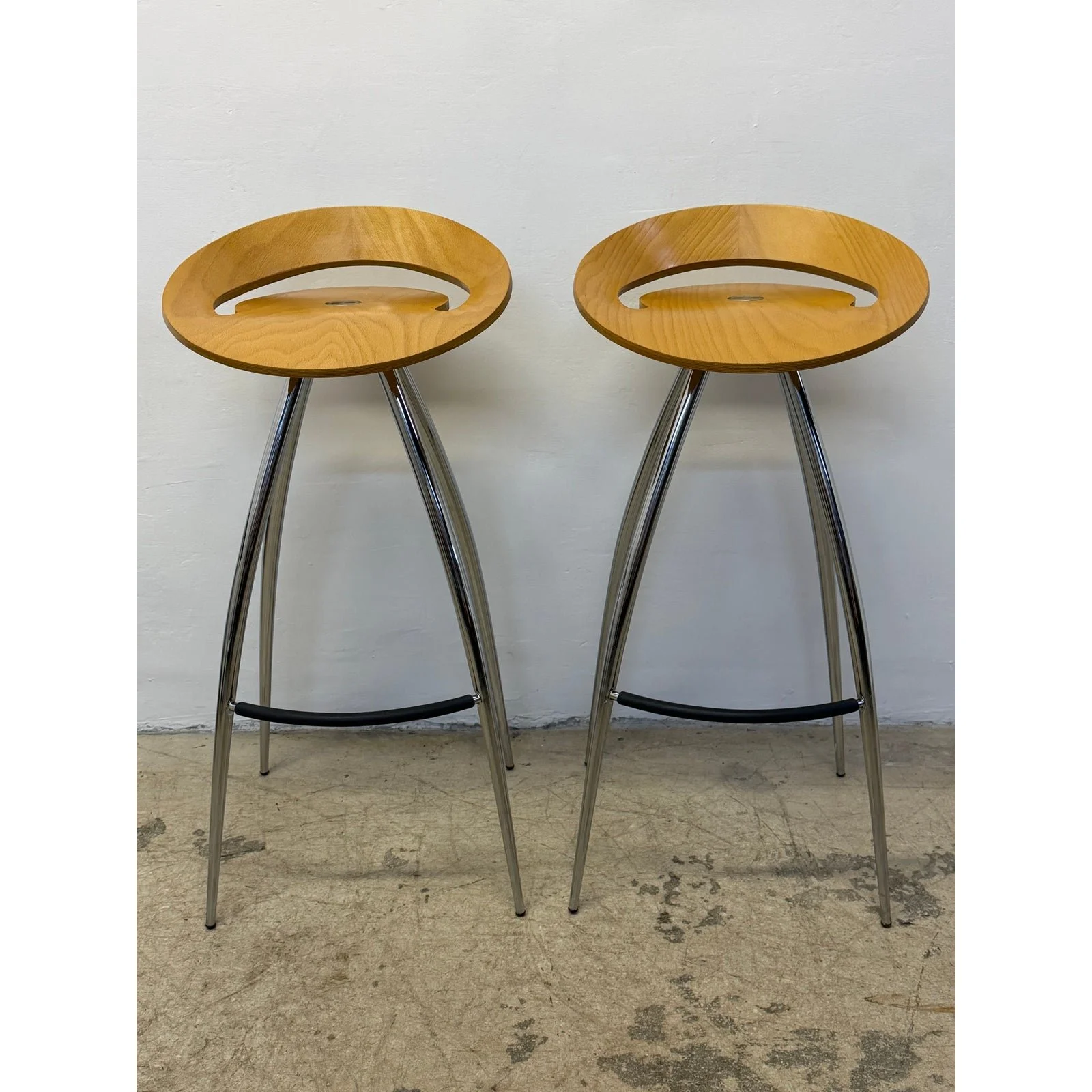 sigurdur-thorsteinsson-lyra-bar-stools-for-magis-italy-a-pair-0427
